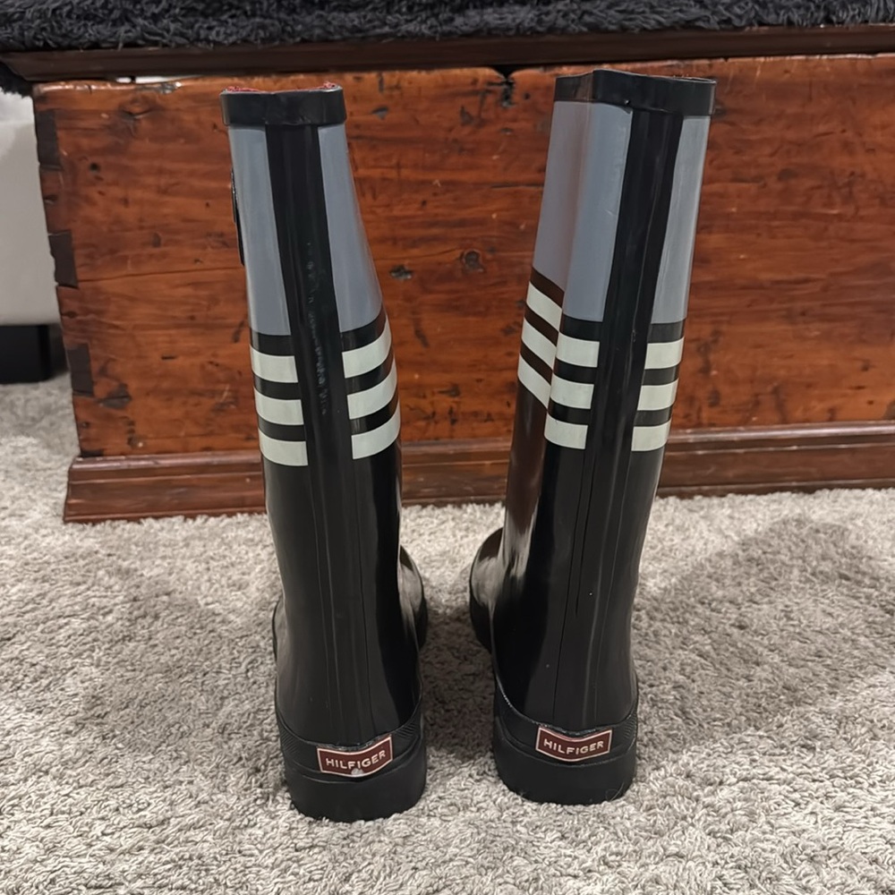 Heavy duty Tommy Hilfiger rain boots size 11 - Picture 2 of 6